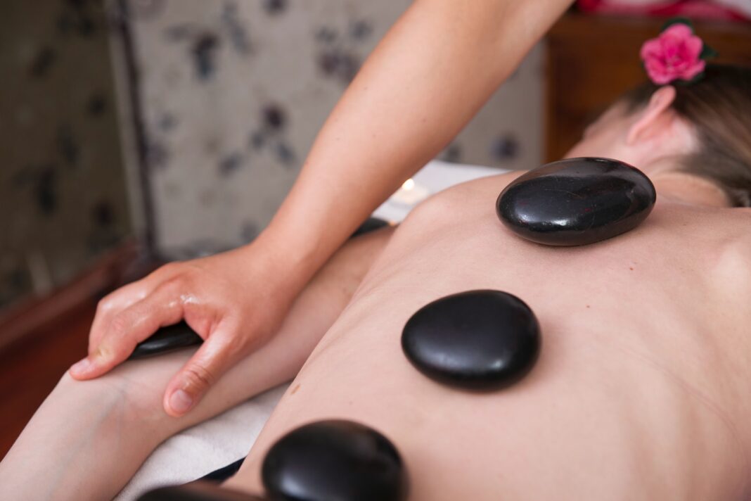 Hot Stone Massage in Singapore for Full Body Relaxation